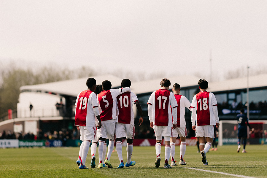 Ajax PSG Slider 2