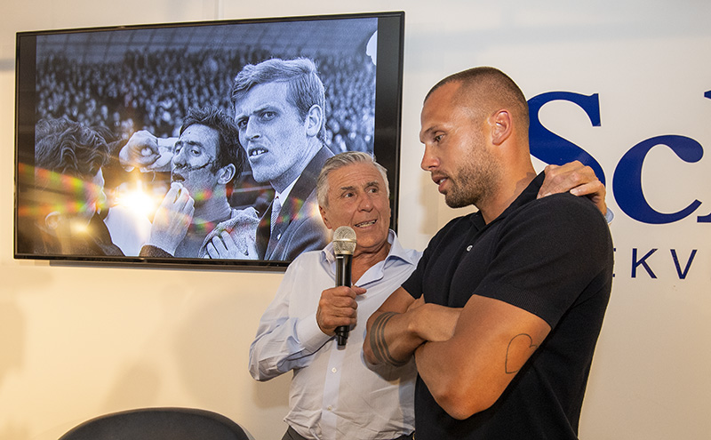 mister-ajax-friends-genieten-van-boekpresentatie-sjaak-swart-80-8