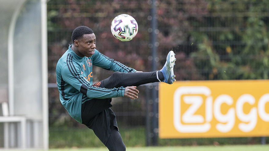 fotos-ajacieden-hervatten-training-in-drietallen-48