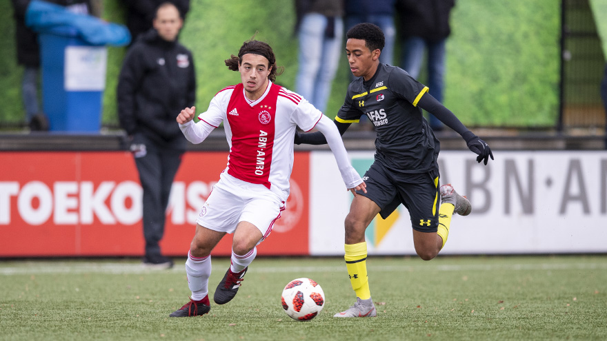 toekomst-alert-miraculeuze-comeback-ajax-o19--21