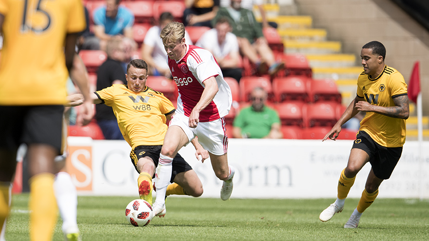 ajax-gelijk-tegen-wolves-rentree-daley-blind-5