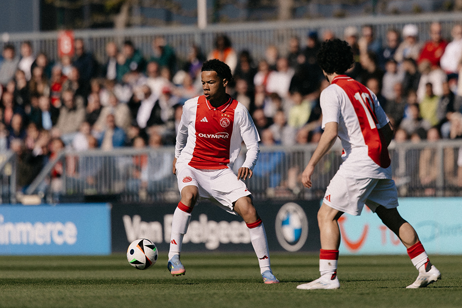 4 Ajax Gamba 900