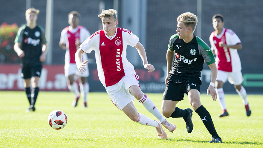 de-toekomst-o19-bijt-zich-stuk-op-fc-groningen-o16-ruim-langs-volendam-6