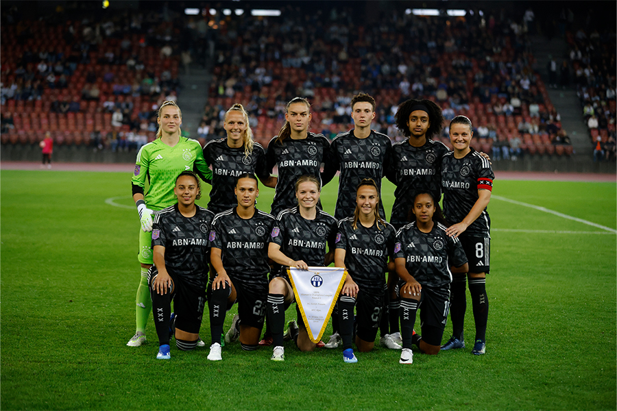 Teamajaxvrouwen900