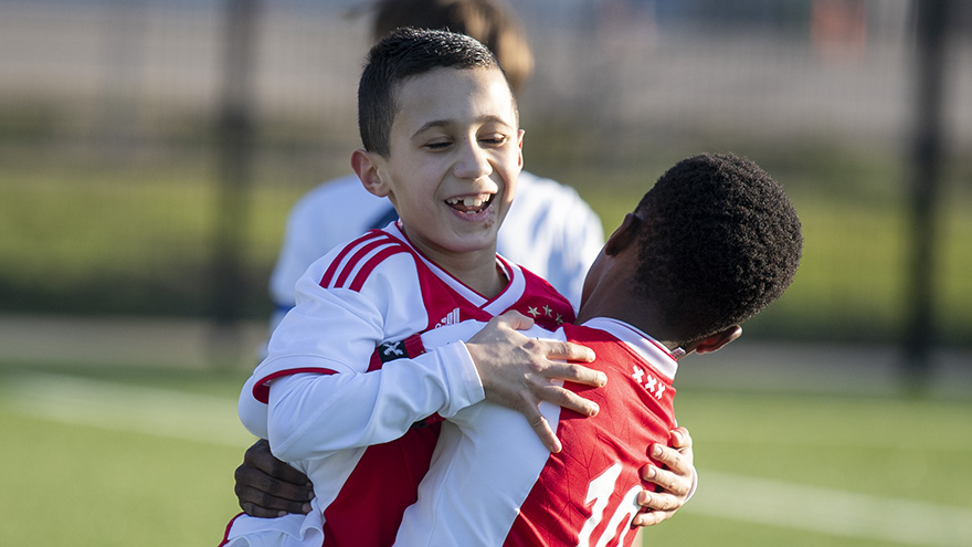 toekomst-alert-ruime-zege-in-klassieker-en-winst-voor-ajax-o19--19