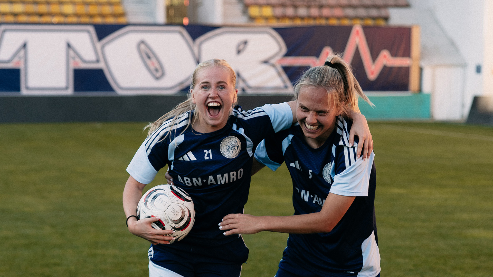 Laatste training van de Ajax Vrouwen voor return tegen WFC Aktobe
