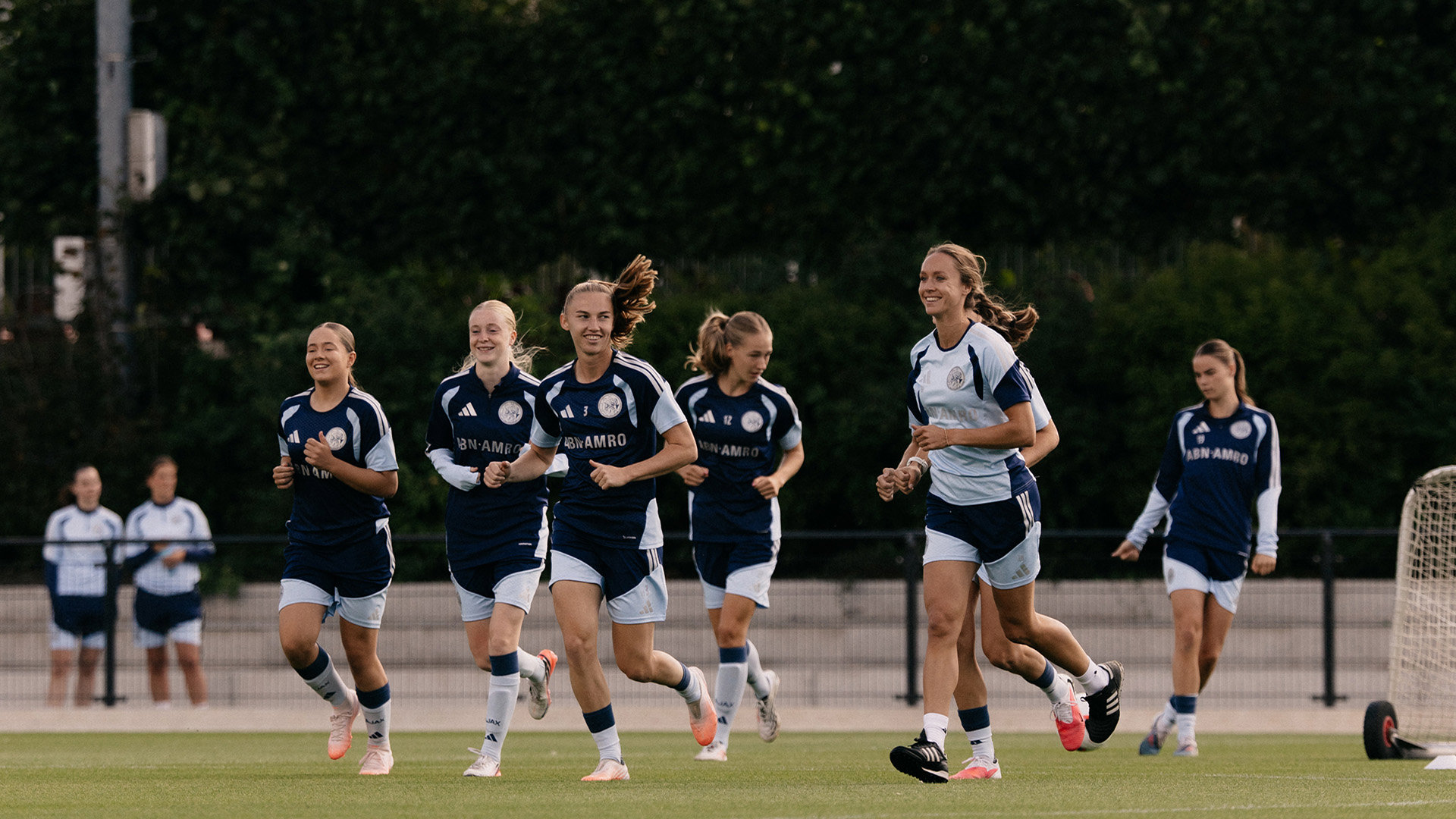 Training Header 1920