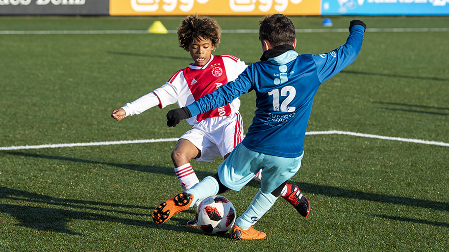 toekomst-alert-ruime-zege-in-klassieker-en-winst-voor-ajax-o19--27