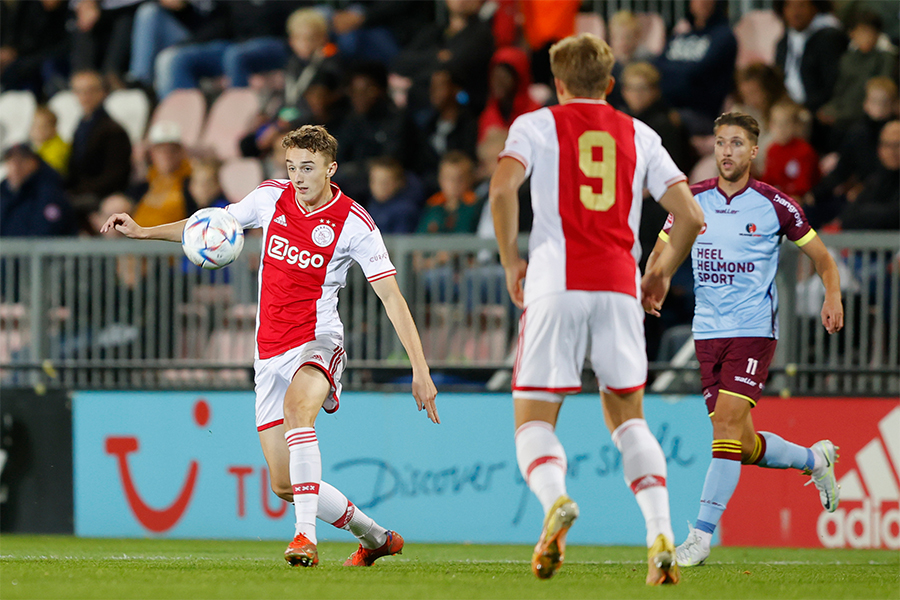 Jong Ajax Helmond Sport 4