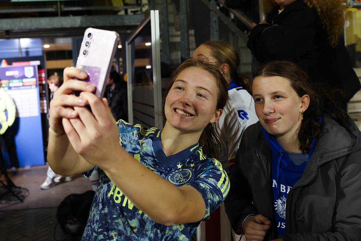 Jonna Van De Velde100 08