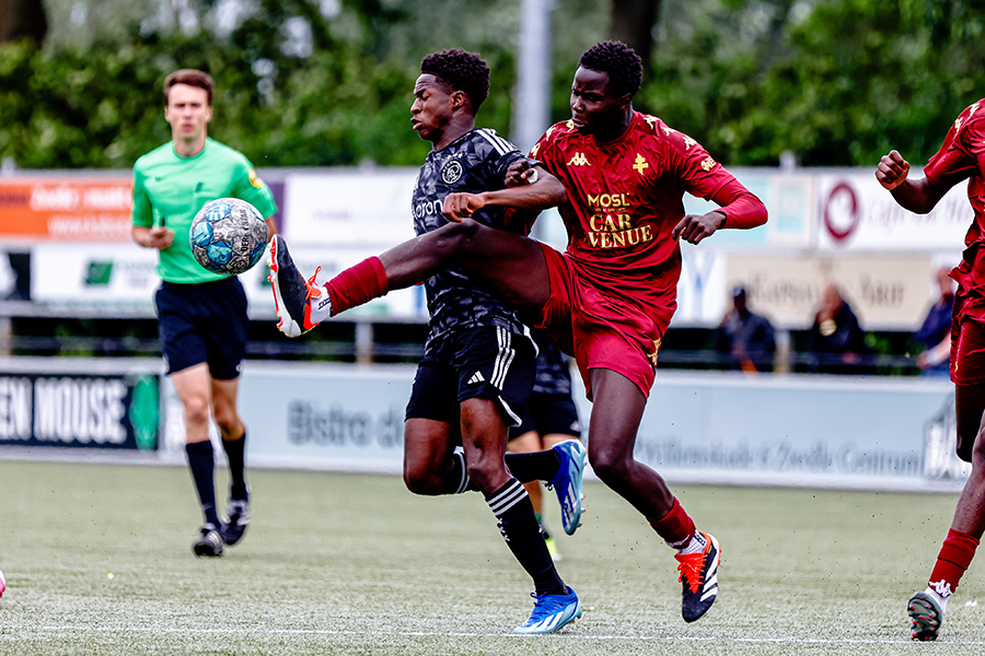 Ajax Metz 1