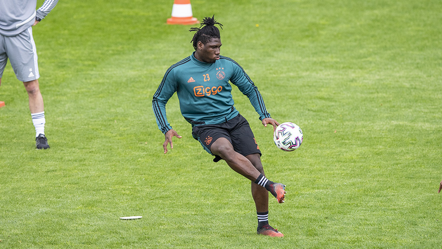 fotos-ajacieden-hervatten-training-in-drietallen-43