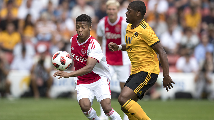 ajax-gelijk-tegen-wolves-rentree-daley-blind-2
