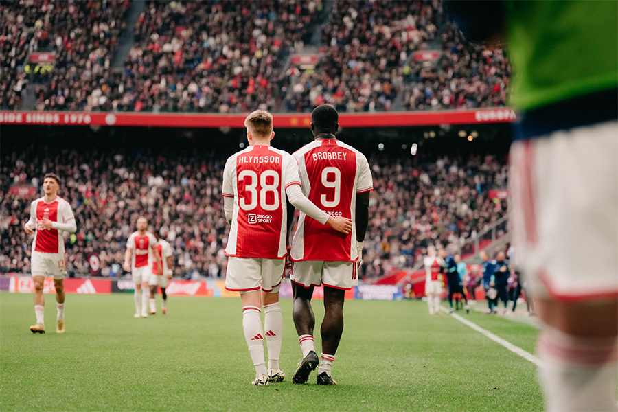 Knuffelvoorbrobbey900