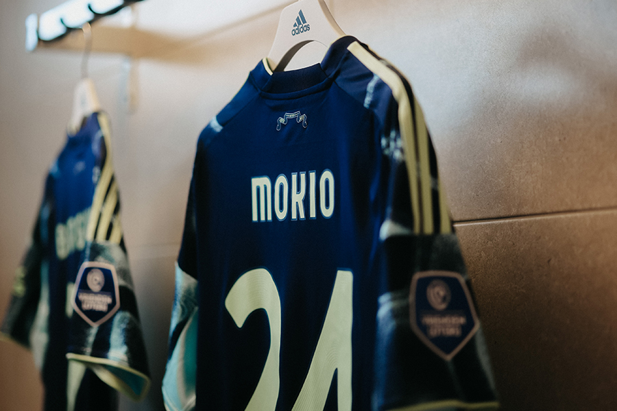 Mokio Shirt Kleedkamer