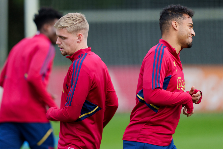 Wup Taylor & Wijndal 900