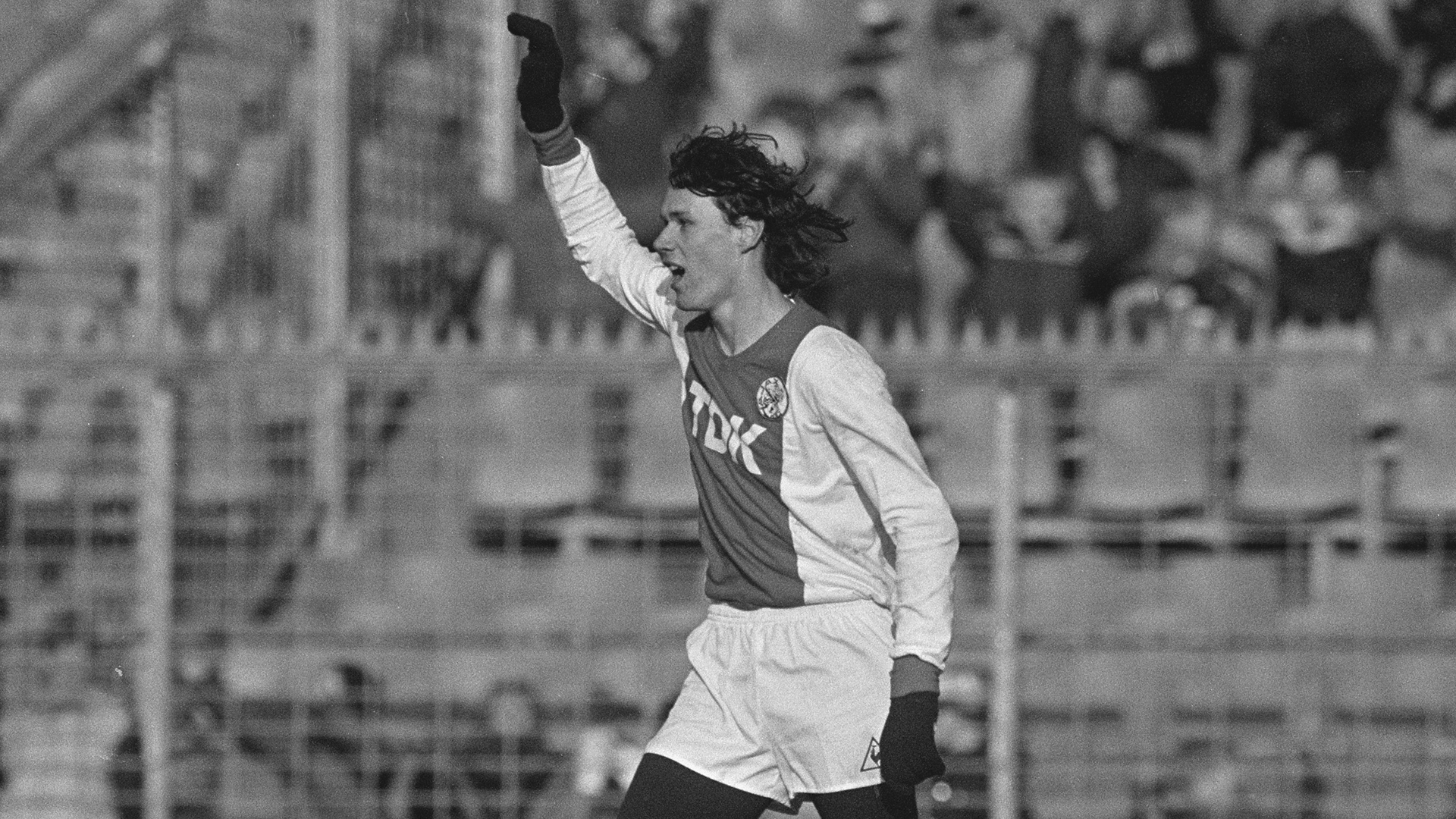 On This Day | Zes keer Van Basten