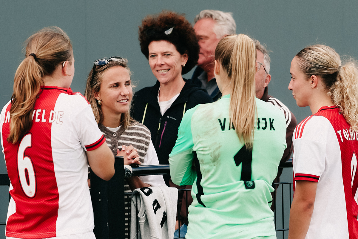 Ajaxbrugge Van Gool2