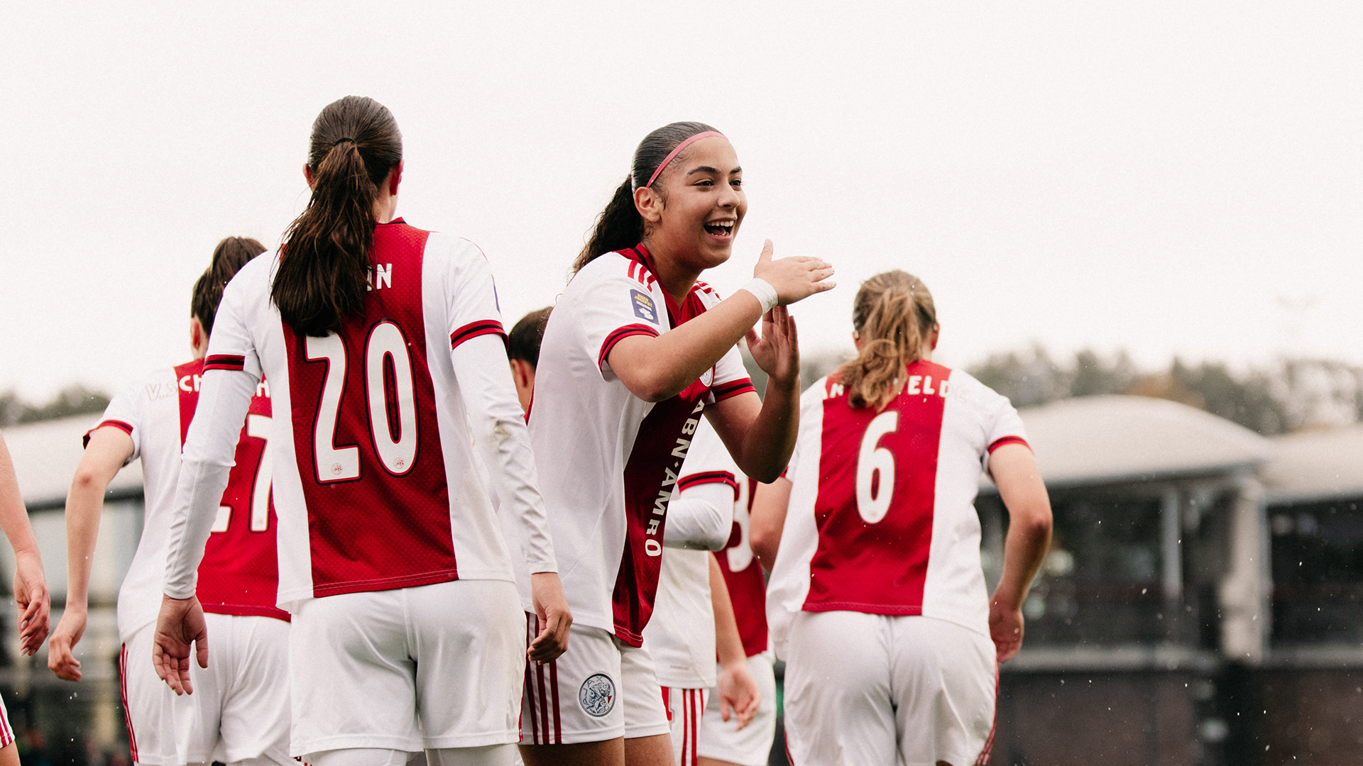 Ajax Vrouwen maken er vier tijdens zege op sc Heerenveen