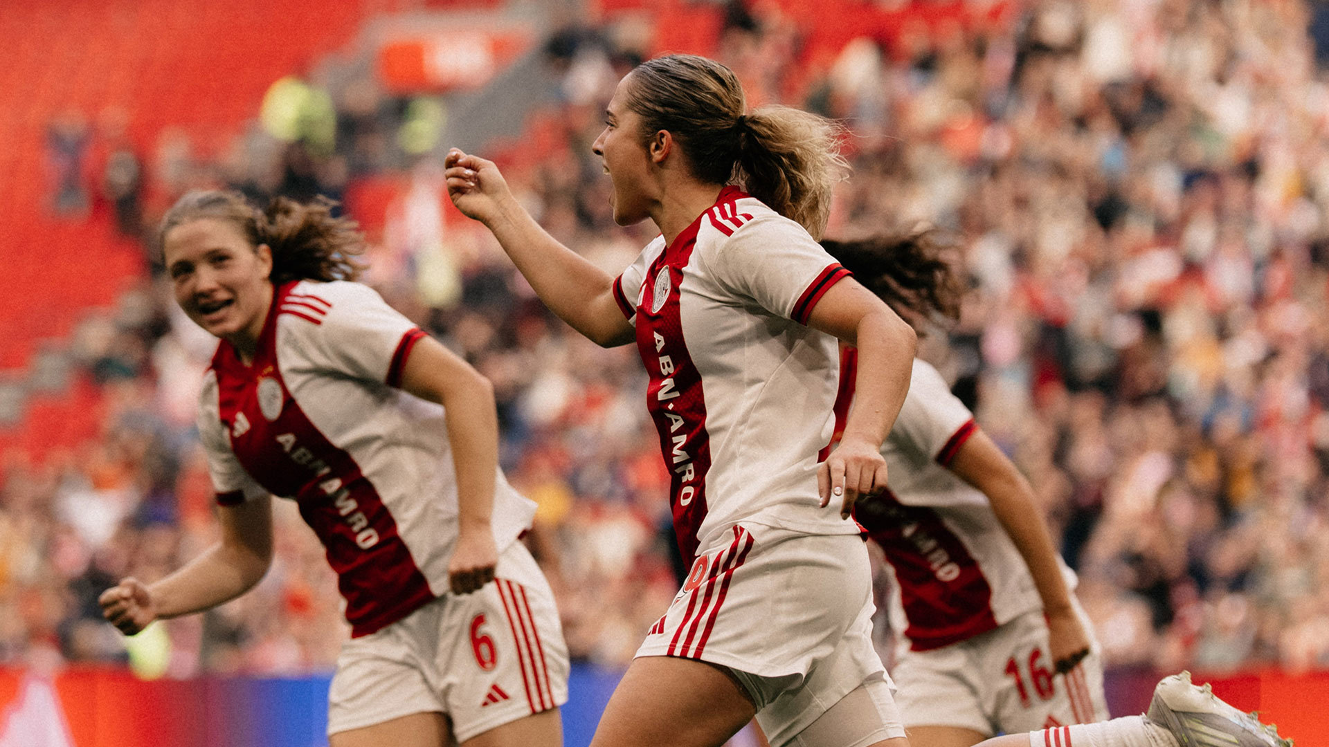 Ajax Vrouwen 2526 Header 1920