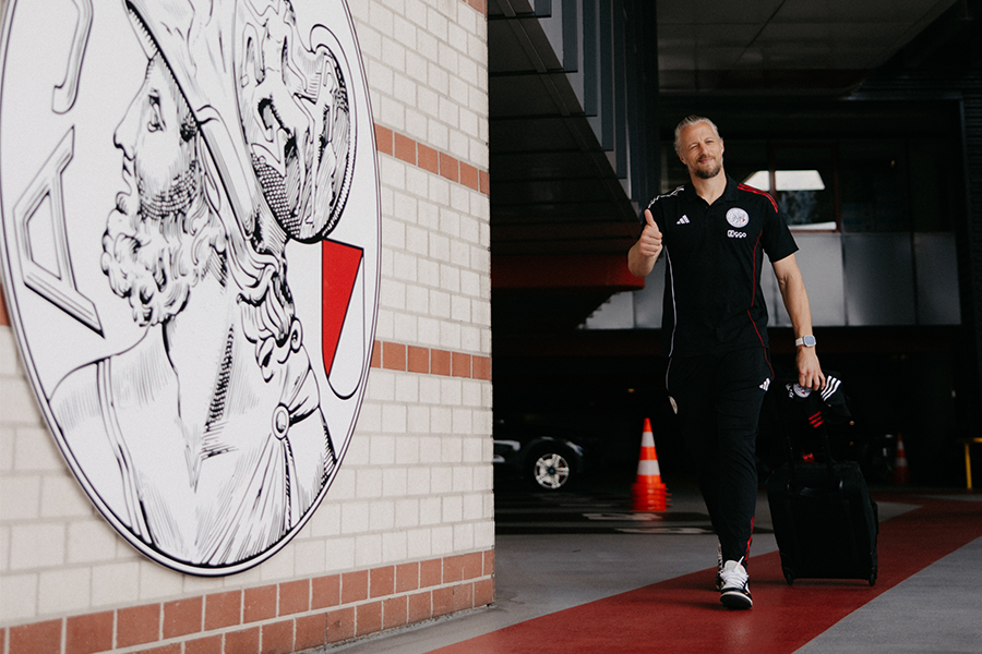 Pasveer Aankomstajax