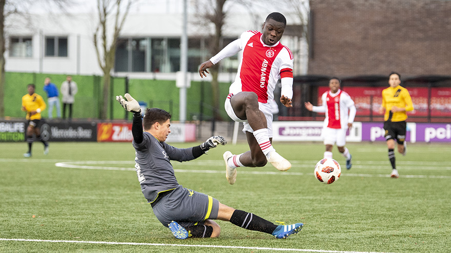 toekomst-alert-miraculeuze-comeback-ajax-o19--8