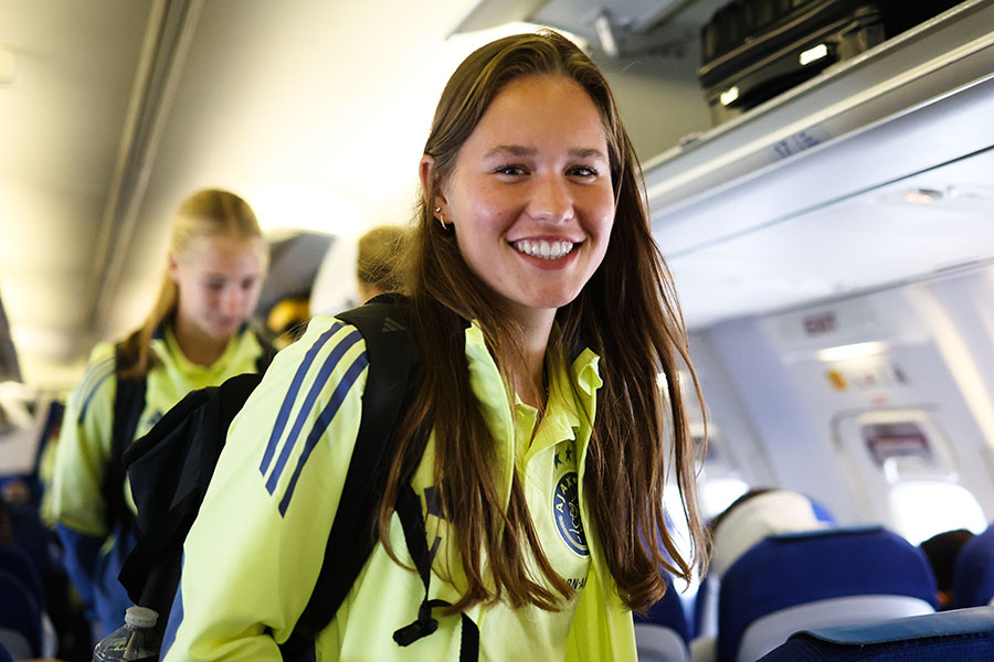 Vertrek Ajax Vrouwen Madrid 5