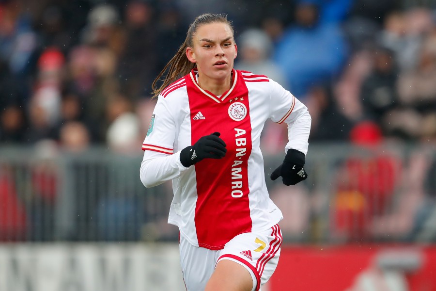 Leuchter 900 2022 11 20 Ajax Vrouwen PSV 087