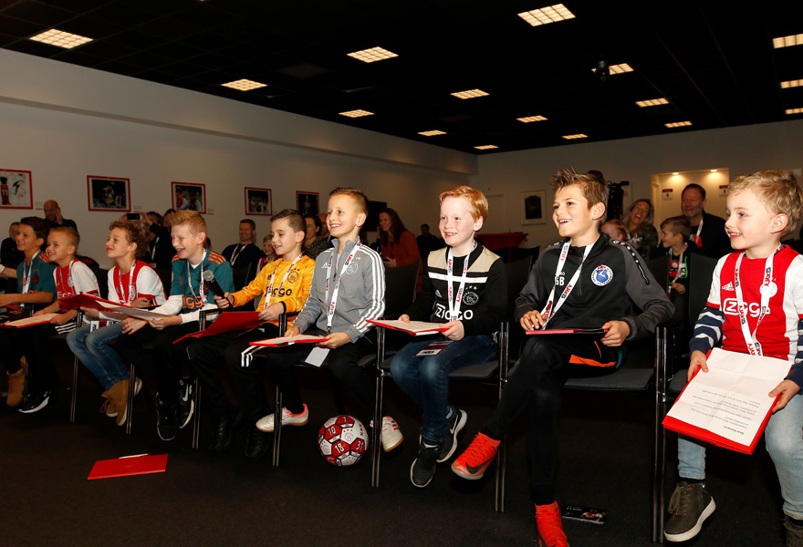 kids-club-persconferentie-lachen-gieren-brullen-6