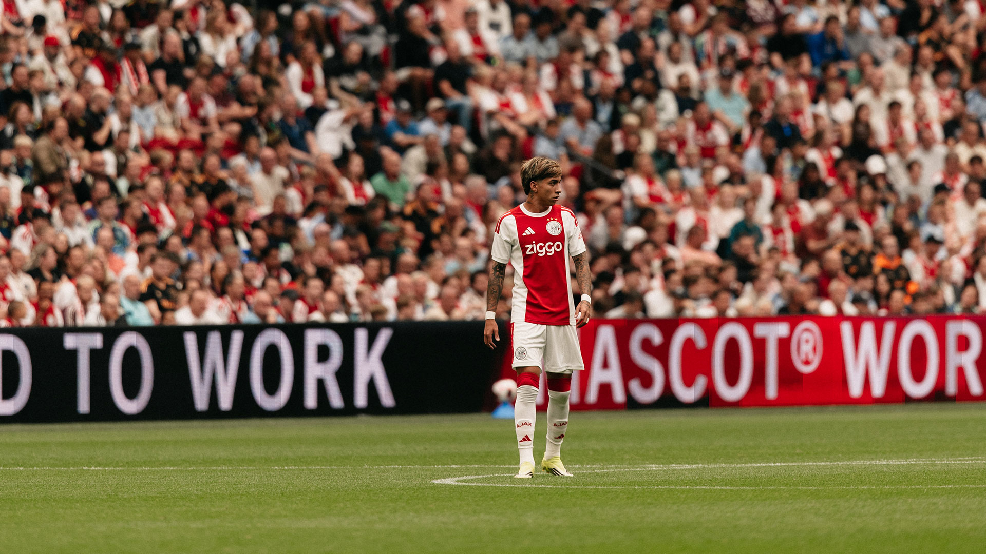 Luister naar Ajax - Burnley FC via Ajax Radio
