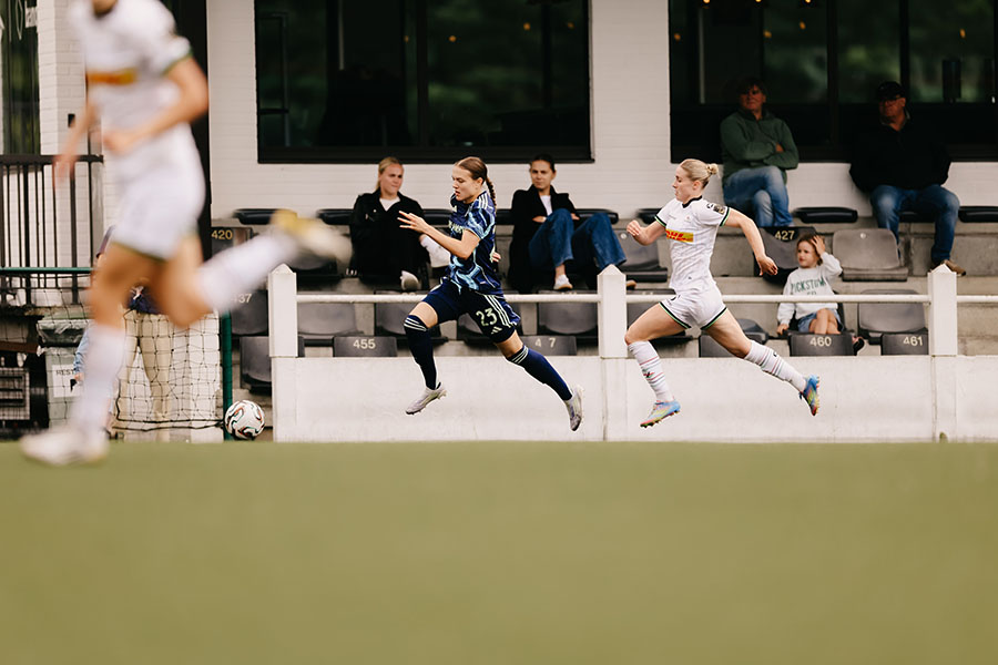 Ajax Vrouwen Leuven 2