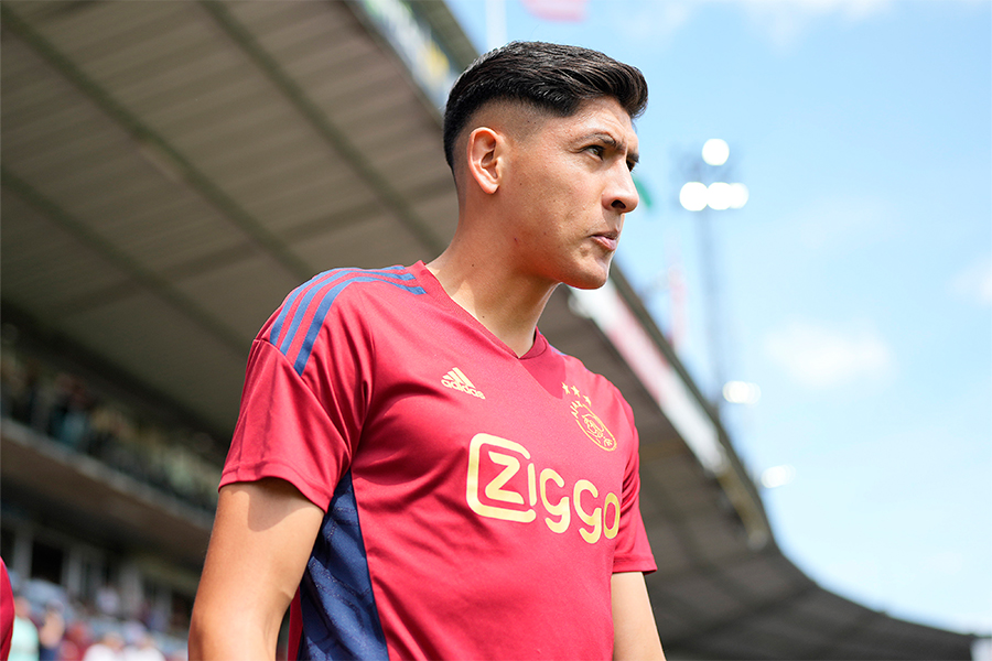 Alvarez Warming Up 900