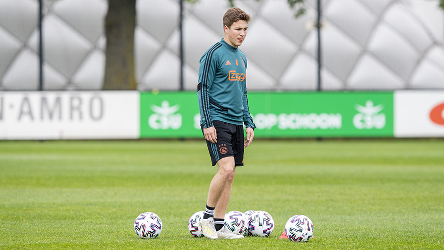 fotos-ajacieden-hervatten-training-in-drietallen-28