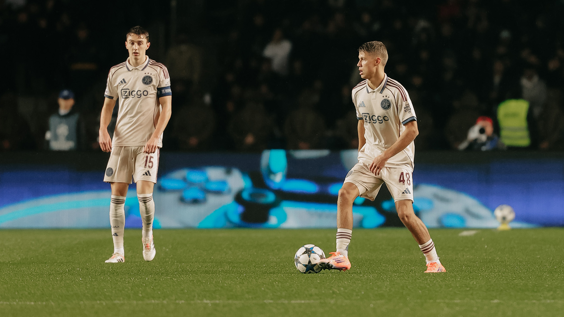 Luister Qarabag FK- Ajax via Ajax Radio