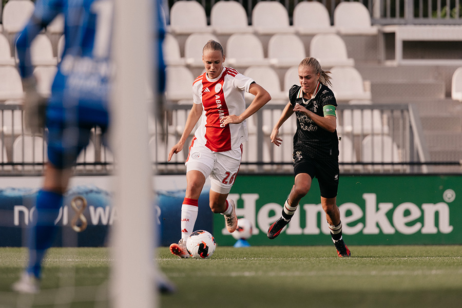 Ajaado Vrouwen8