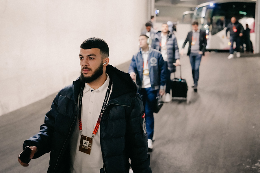 Mikautadzeaanksomt900