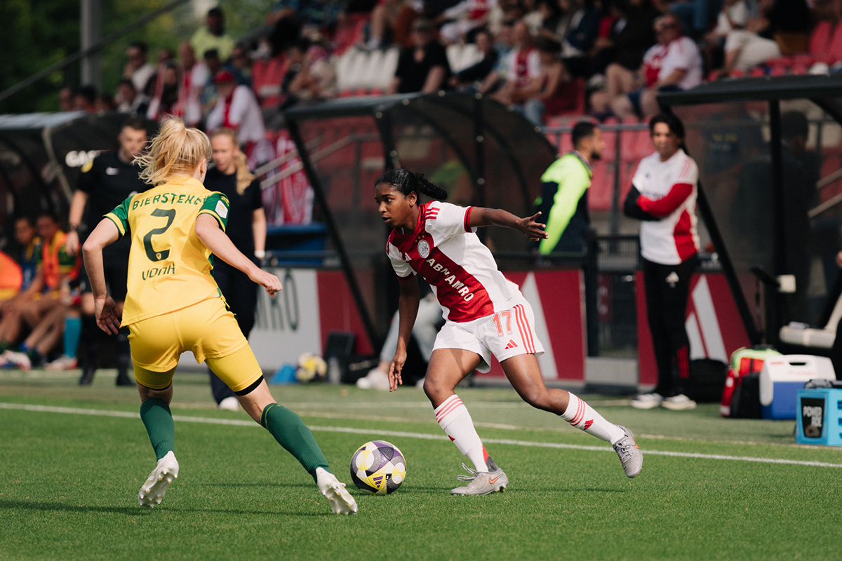Ajax Vrouwen ADO 8