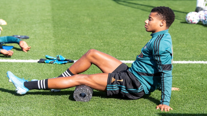 neres-blikt-terug-op-lastige-periode-moeilijk-om-mezelf-te-zijn-2