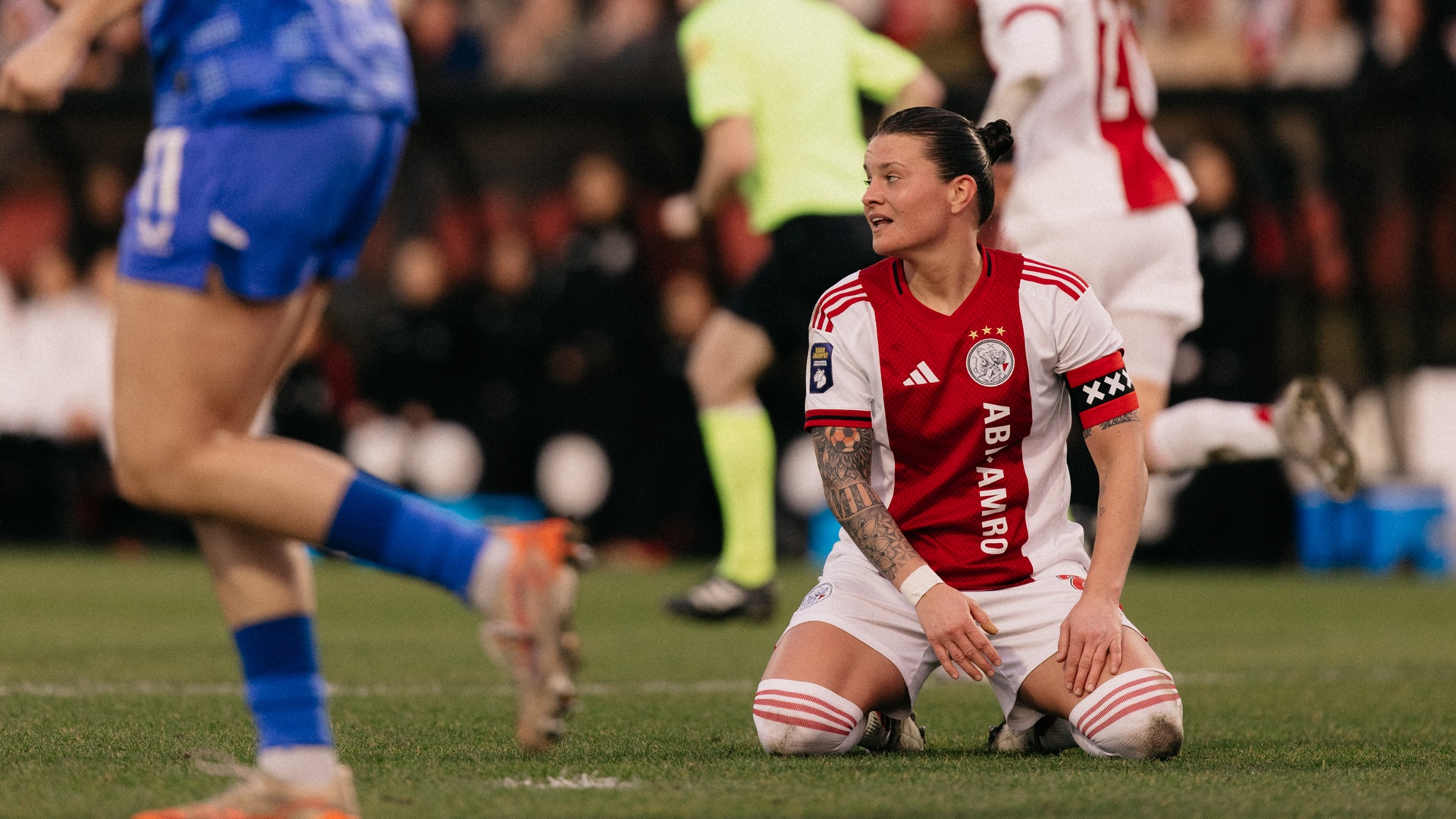 Ajax Vrouwen blijven zonder zege in topper tegen FC Twente