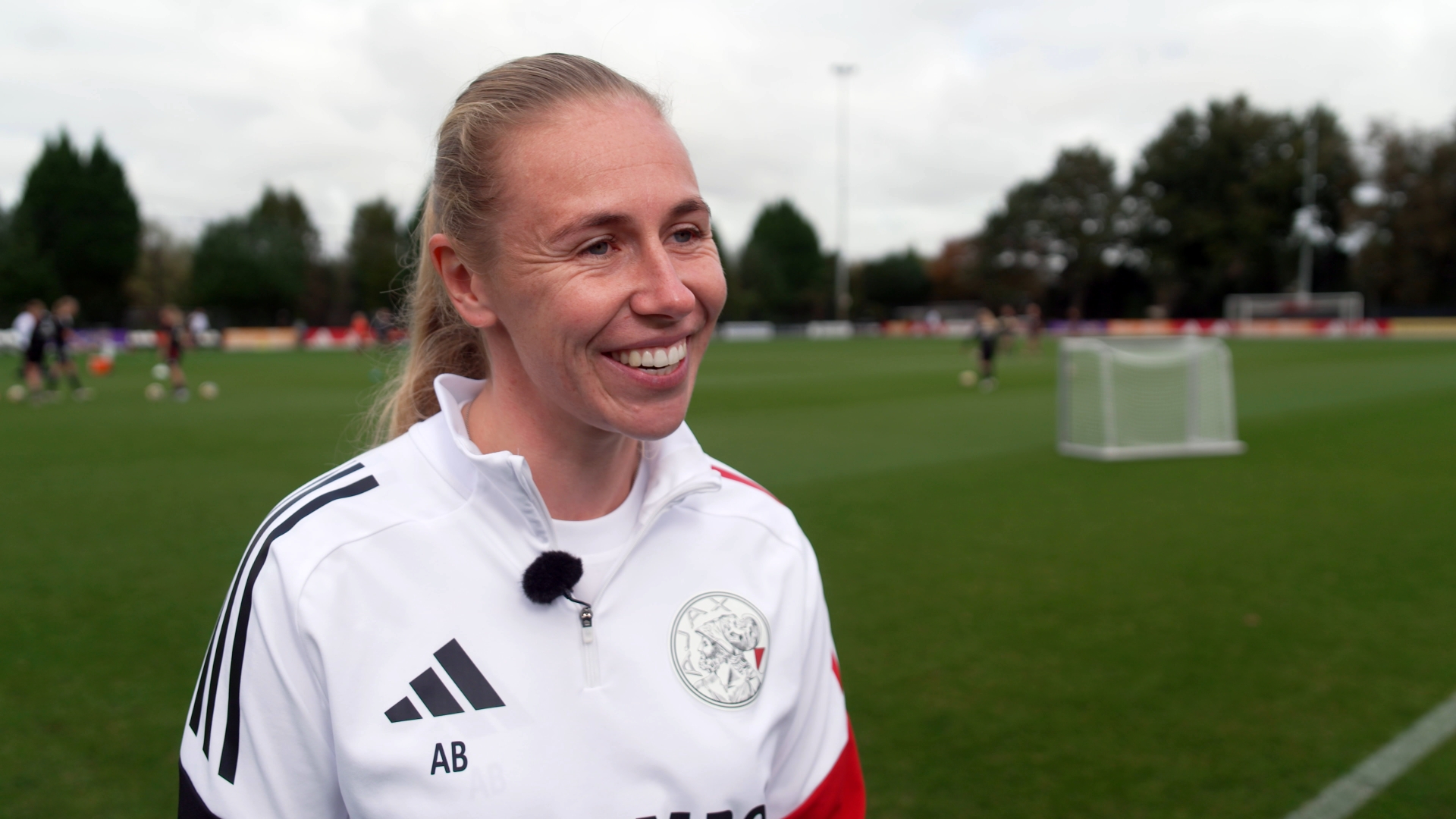 Ajax Vrouwen klaar voor Europese return: 'Publiek vermaken'