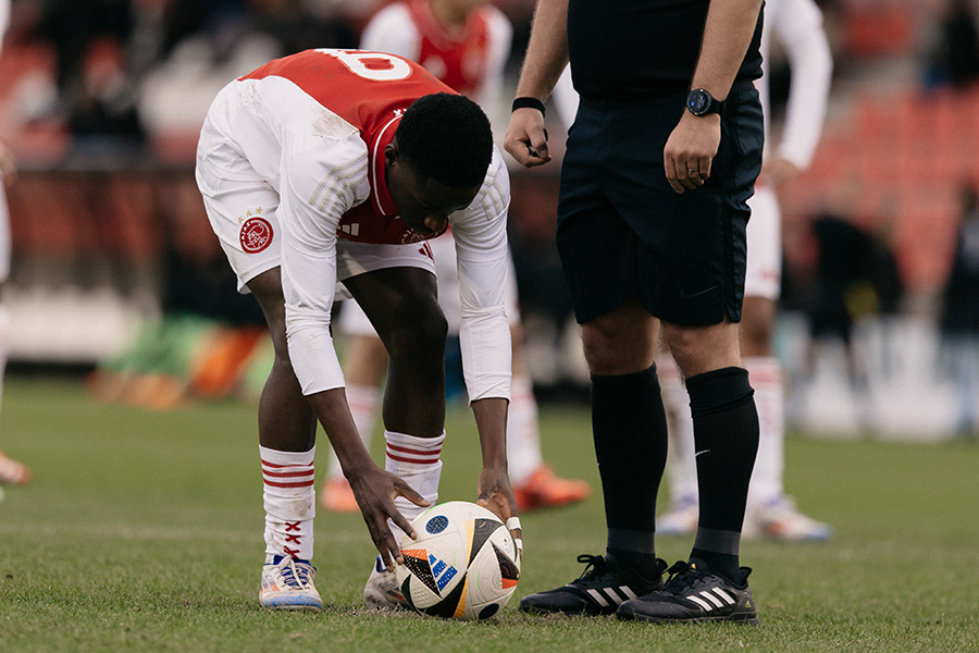 Ajax O16 Barca 9
