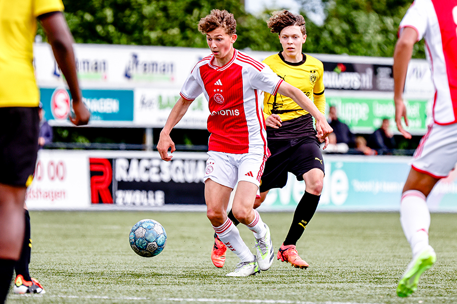 Ajax BVB 7