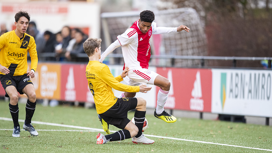 toekomst-alert-miraculeuze-comeback-ajax-o19--9