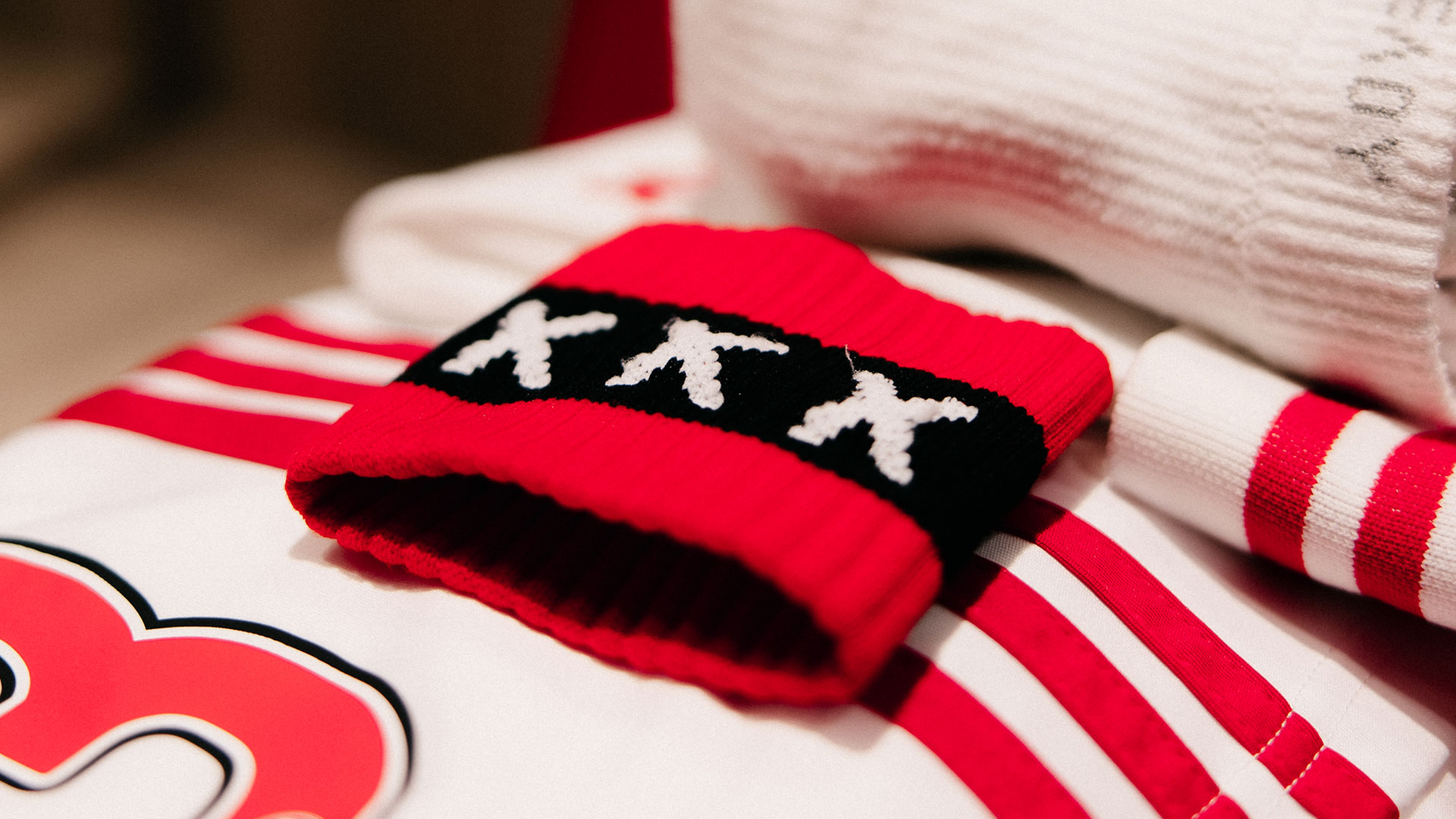 Luister naar Ajax - PSV via Ajax Radio