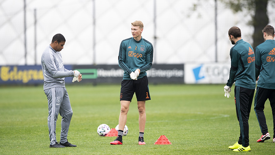 fotos-ajacieden-hervatten-training-in-drietallen-2