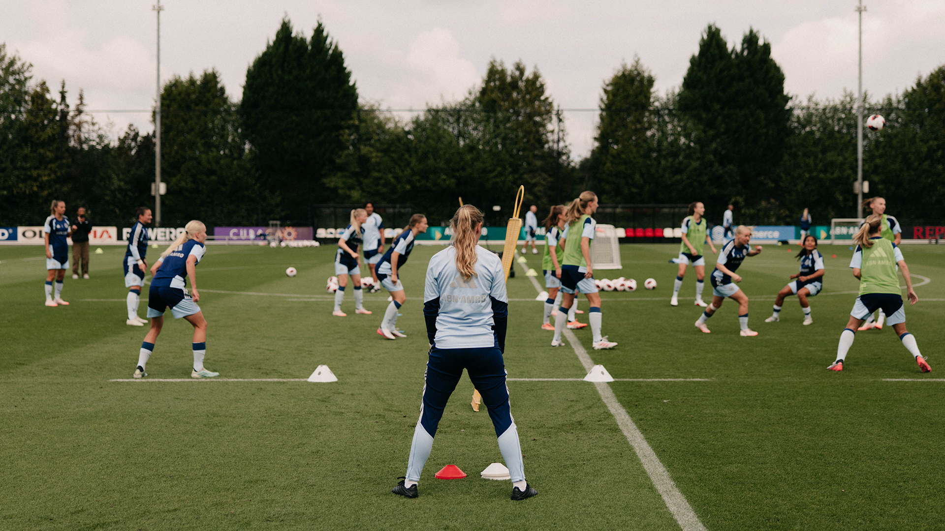 Trainingajaxvrouwen 1920