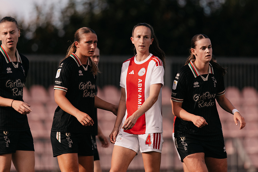 Ajaado Vrouwen2