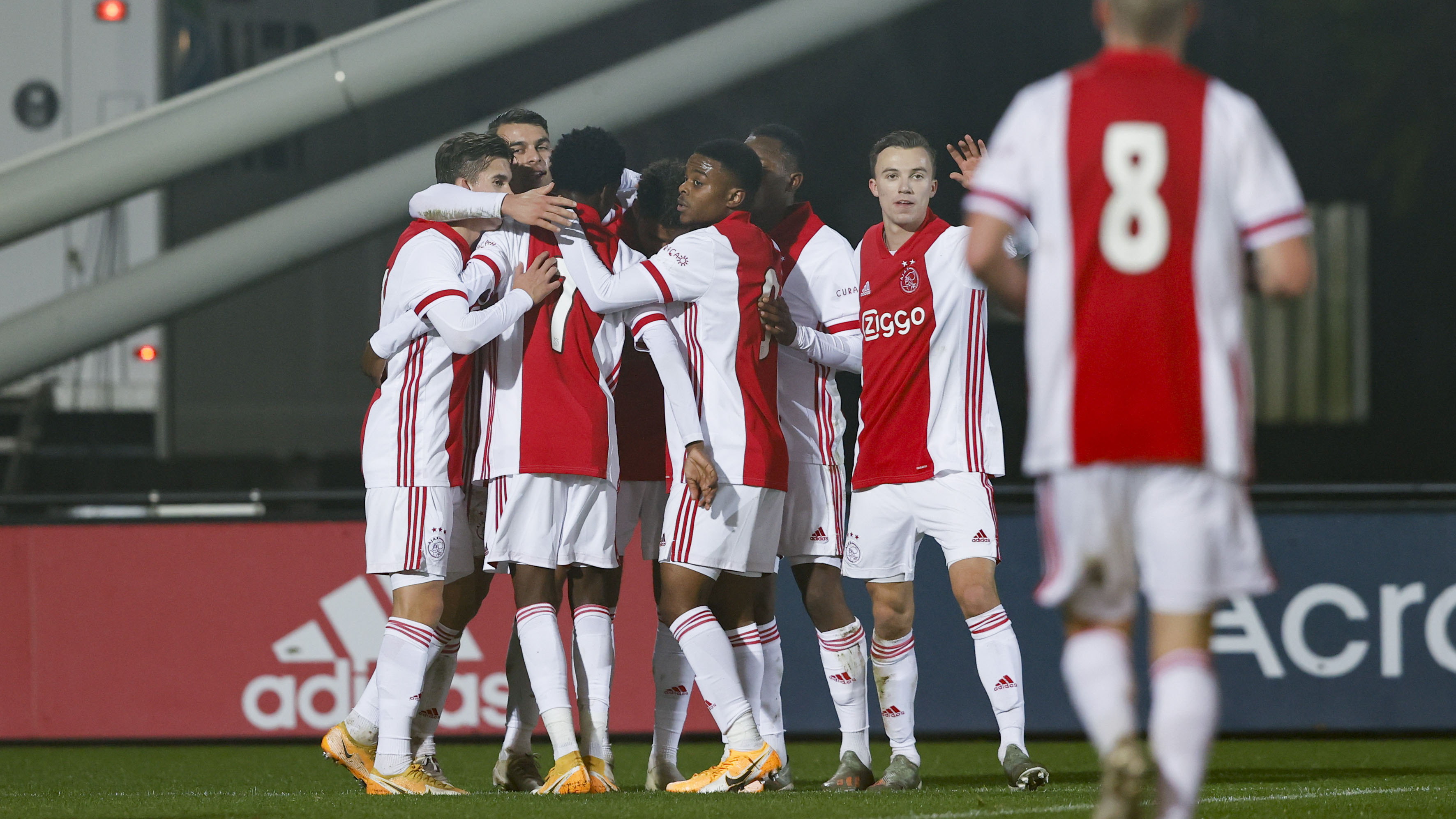 Devyne Rensch zorgde voor de 1-0 voor rust.