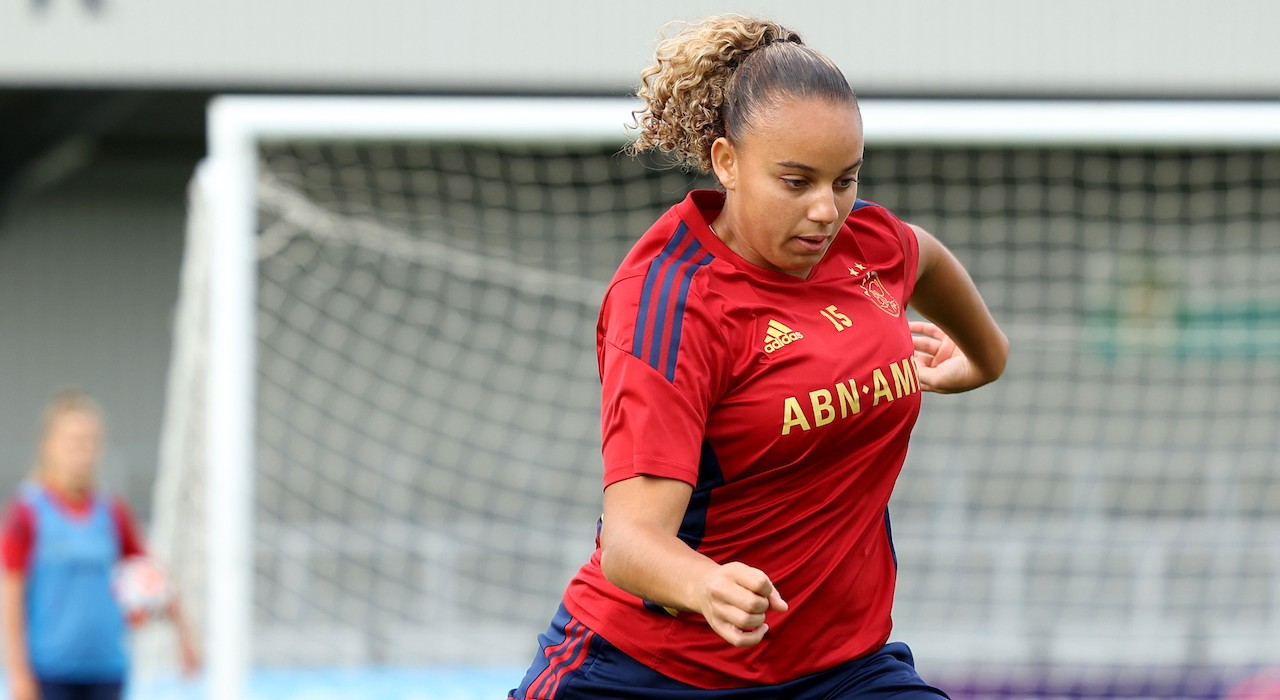 Ajax Vrouwen bereiden zich voor op Arsenal-uit