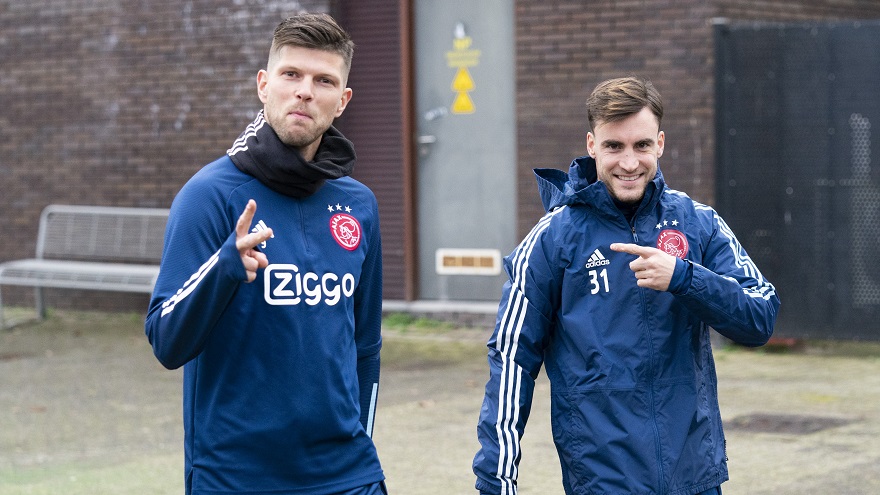 Huntelaar voorafgaand aan de dinsdagmiddag-training met Nico Tagliafico.